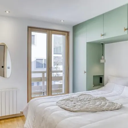 Huxa - 4 Pieces Centre Apartment